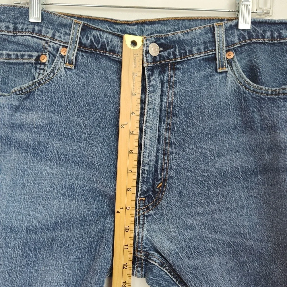 Levi's 541 Jeans‎ Men's Size 38 x 32 Med. Blue Wash Straight Leg